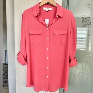 Women’s LOFT button-up shirt with roll-tab sleeves in Coral Salmon ⭐️, size XS